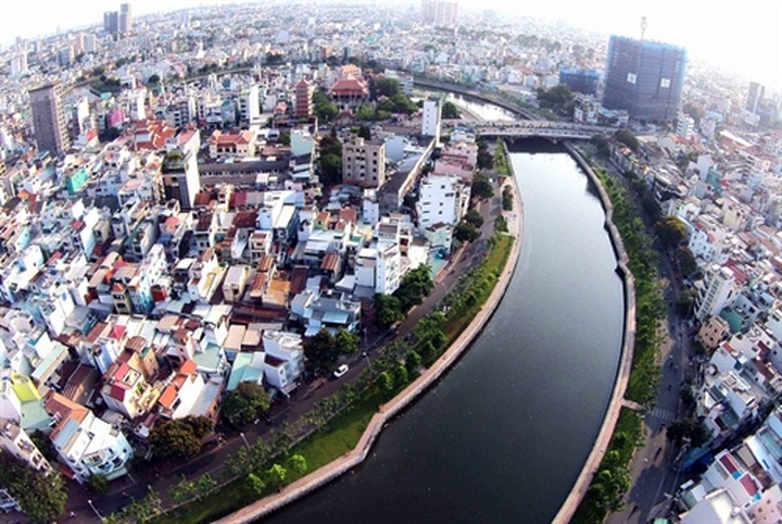 Canals may be used to regulate floods - 1