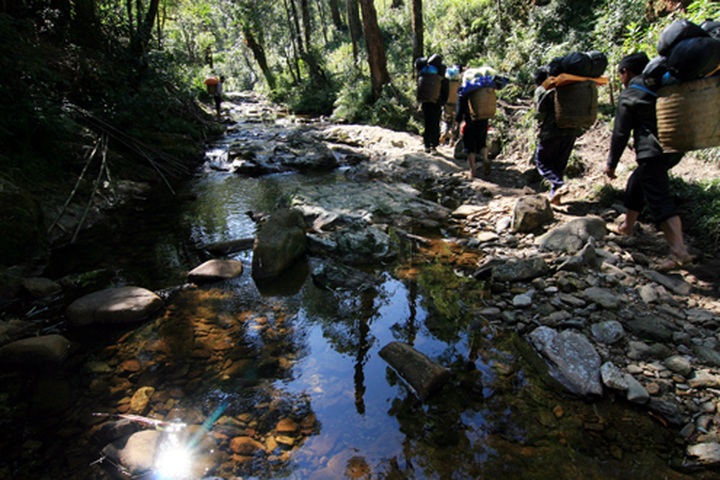 “Athletes” on the roof of Indochina - 8 “Athletes” on the roof of Indochina - 8