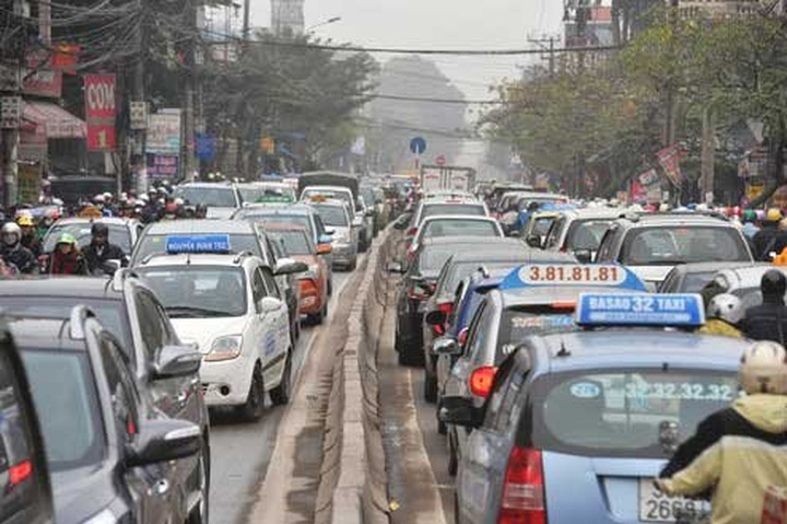 Hanoi may collect vehicle circulation fee - 1