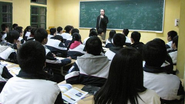 Students raise voice against decision on school hour change - 1 Students raise voice against decision on school hour change - 1