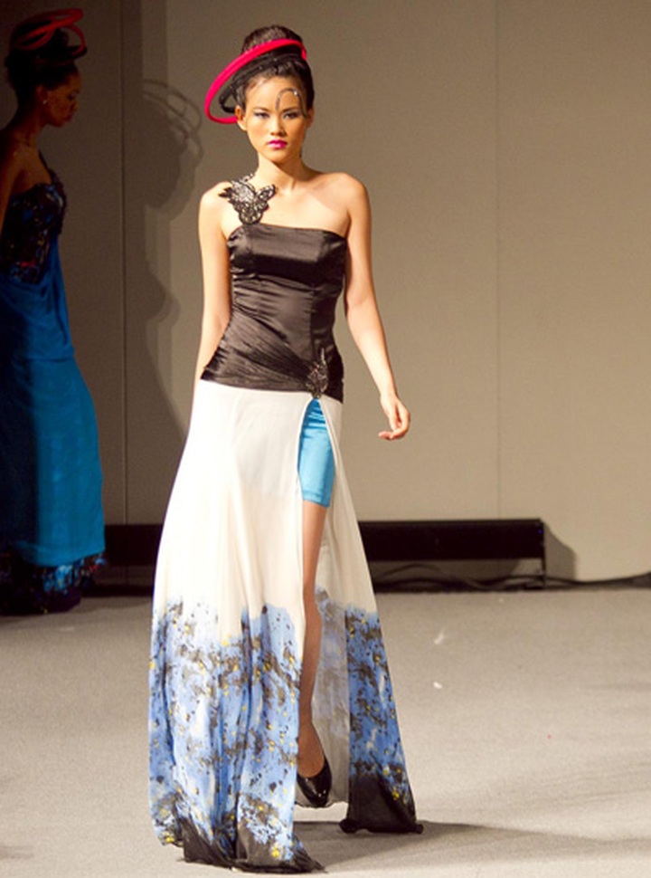 Tuyet Lan performs Indian fashion in New York - 1