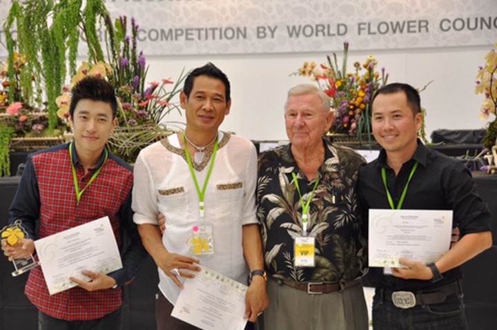 Vietnam’s man wins international prizes for flower arrangement - 1