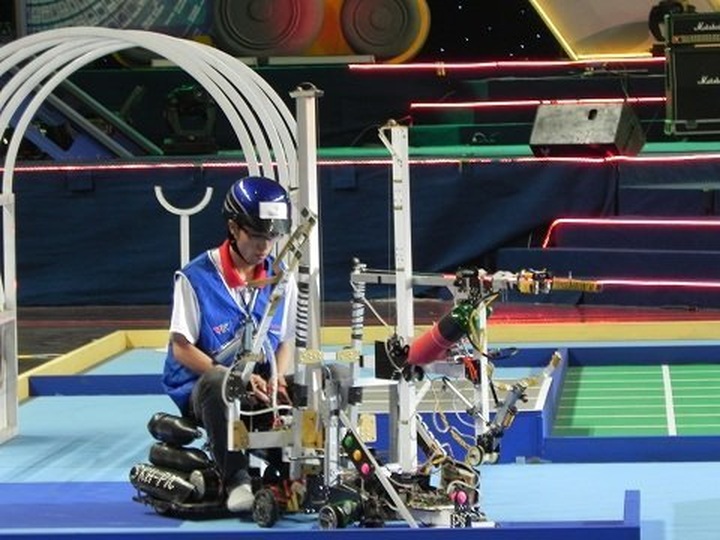 Robocon Vietnam 2012 finals get underway - 1