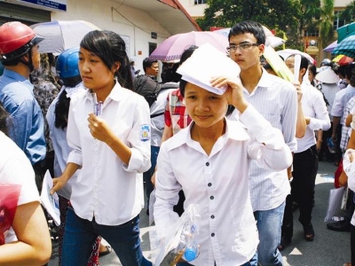 Banking major students fear of becoming redundant - 1