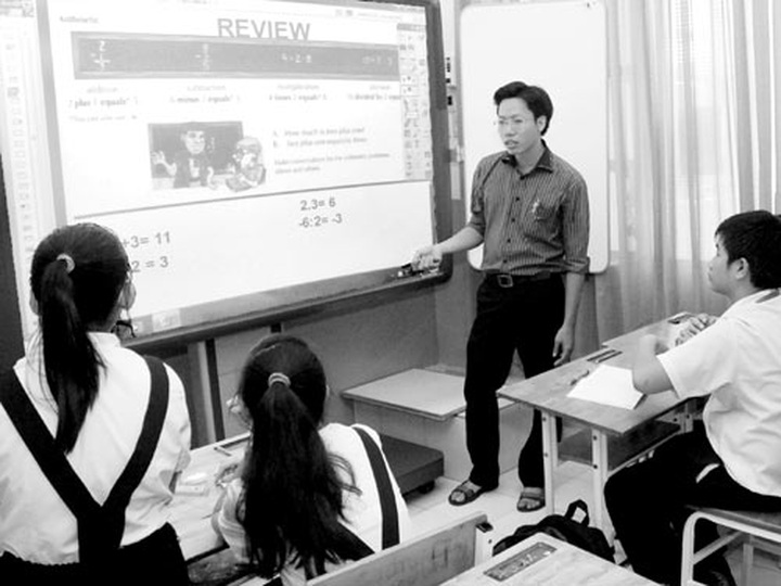 Vietnam kicks off pilot program on teaching science subjects in English - 1