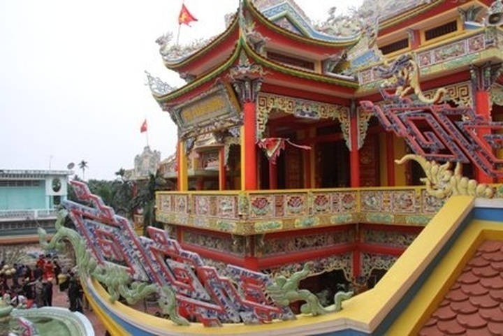 Private temple's festivals attract visitors - 2 Private temple's festivals attract visitors - 2