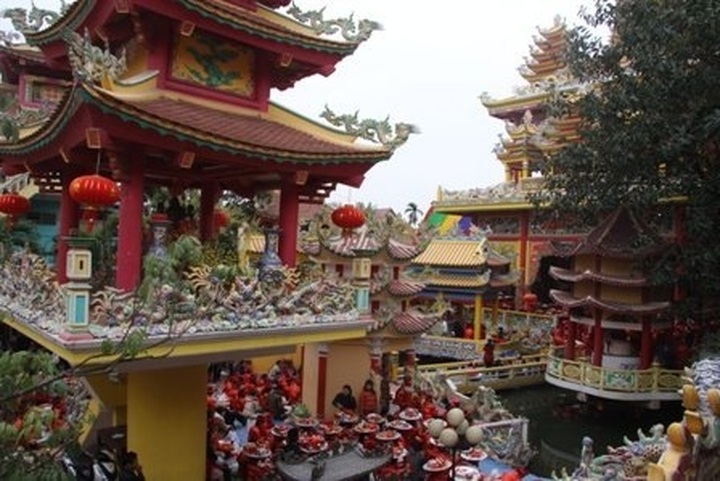 Private temple's festivals attract visitors - 3 Private temple's festivals attract visitors - 3