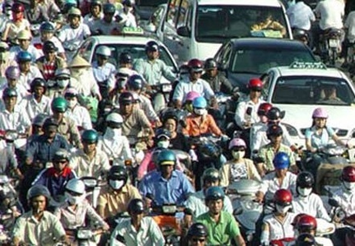 Vietnam to take drastic traffic control measures - 1