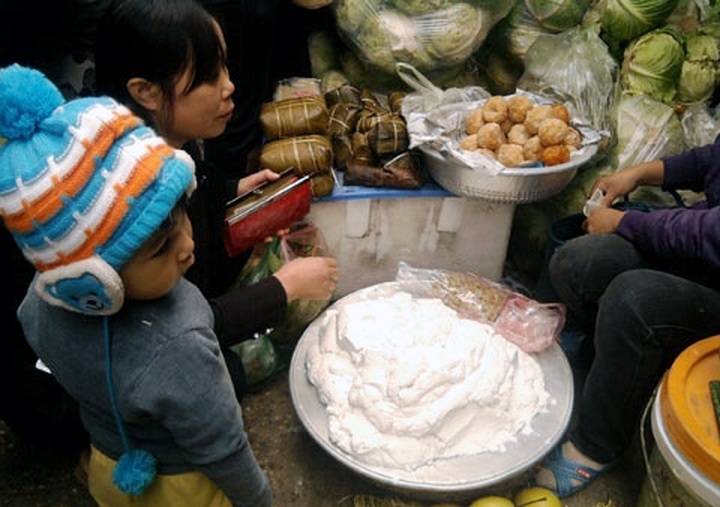 Cool Tet snacks do the trick - 3