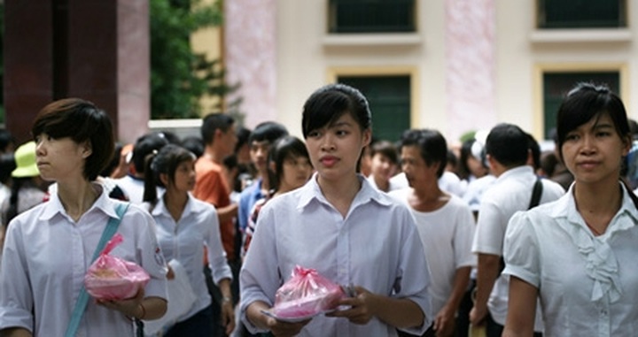 University degrees no longer the only choice - 1 University degrees no longer the only choice - 1