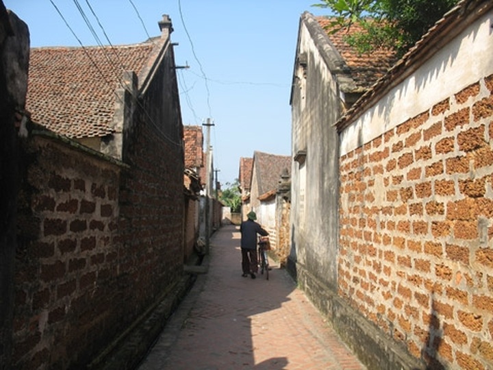 Villagers complain heritage status offers little benefit - 1