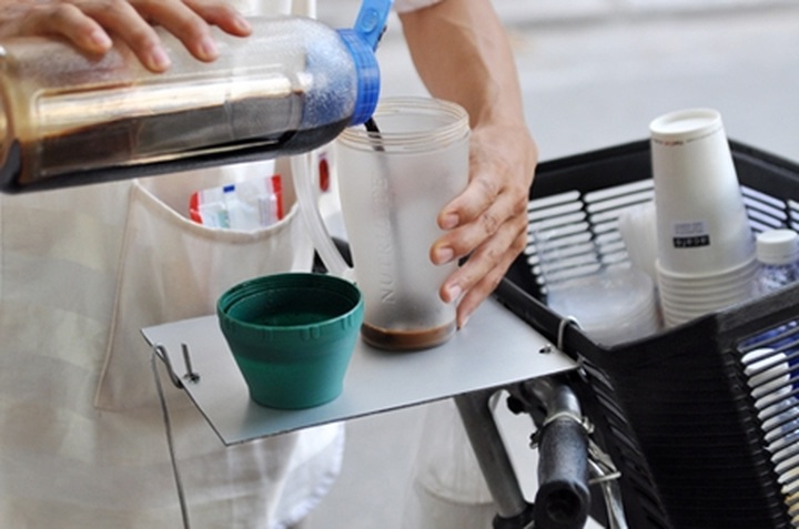 Mobile coffee shops thrive in HCM City - 8 Mobile coffee shops thrive in HCM City - 8