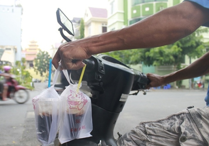 Mobile coffee shops thrive in HCM City - 9 Mobile coffee shops thrive in HCM City - 9