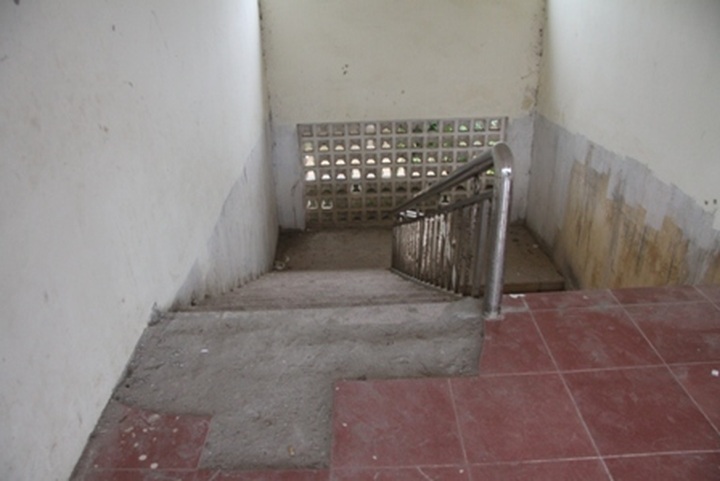 School projects deteriorating before use - 3 School projects deteriorating before use - 3