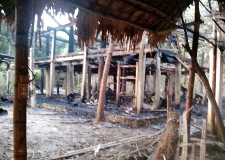 Famous Muong stilt house burnt down - 1