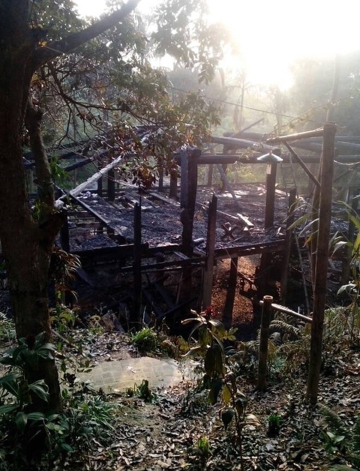 Famous Muong stilt house burnt down - 3