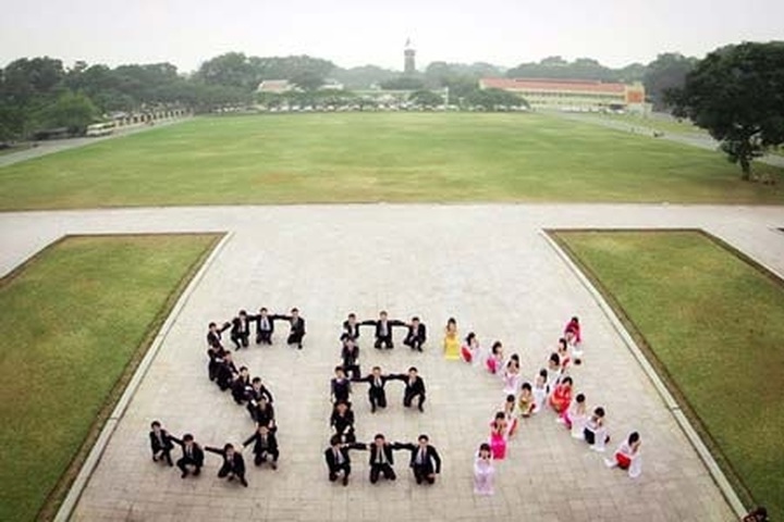 Mixing of sex and cultural monument causes controversy - 1