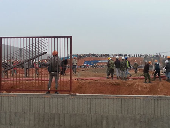 Police bring Samsung violence case to court - 7