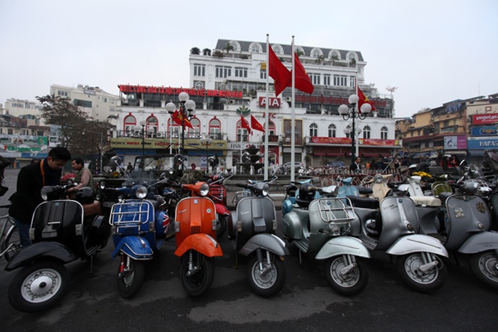 Empty streets on Tet - 8