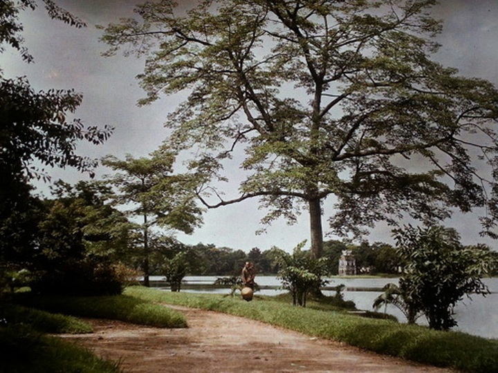 First color photos on old Hanoi displayed in Paris - 6