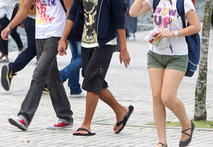 Many universities ban jeans, slippers from class - 1