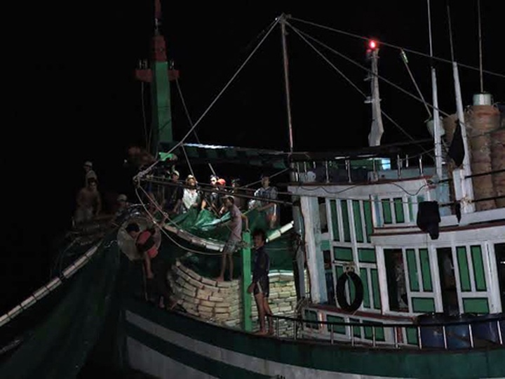 Travel companies sponge off Central Highlands - 2