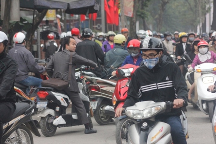 Hanoi traffic stalls city on final day of Tet - 10 Hanoi traffic stalls city on final day of Tet - 10