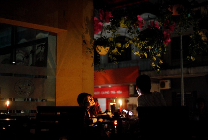 Earth Hour event saves Hanoi 240,000 kWh - 7