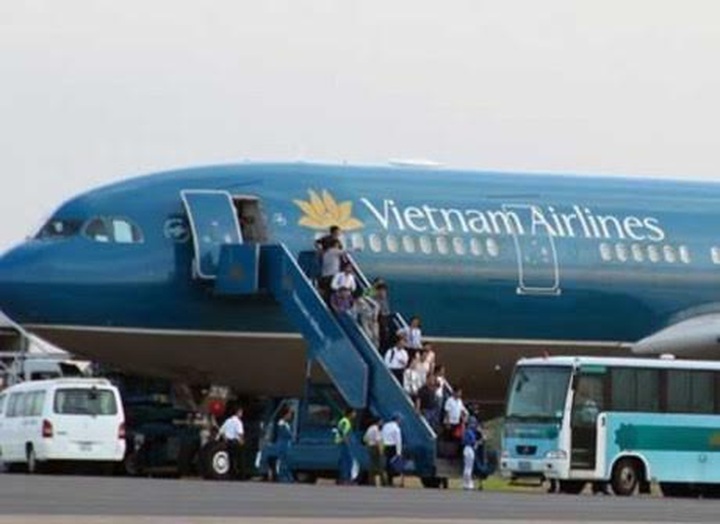 Man banned from flights for harassing women - 1