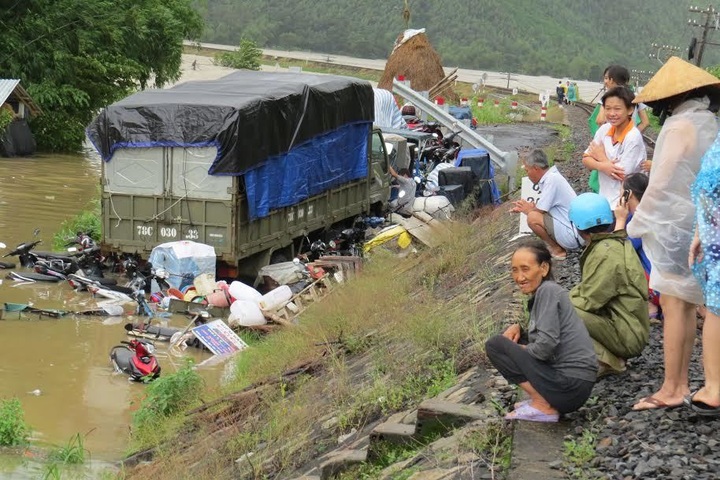 Flood continues to ravage central coast - 5