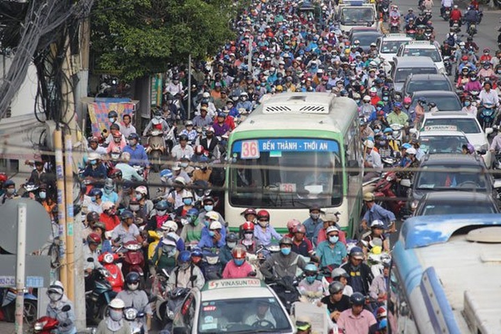 Half of congestion-prone spots in Saigon to be addressed this year - 1