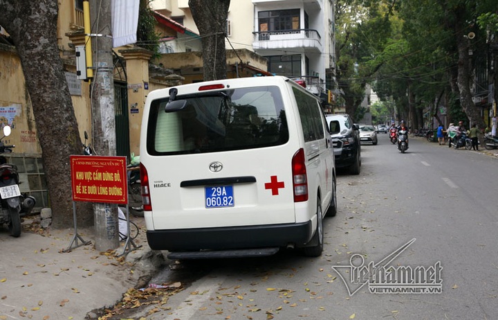 Pavement encroachment remains rampant in Hanoi - 4 Pavement encroachment remains rampant in Hanoi - 4