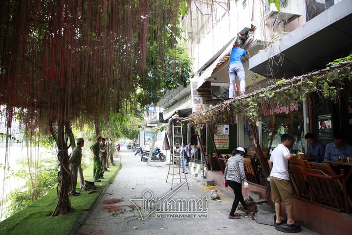 Pavement encroachment remains rampant in Hanoi - 10 Pavement encroachment remains rampant in Hanoi - 10