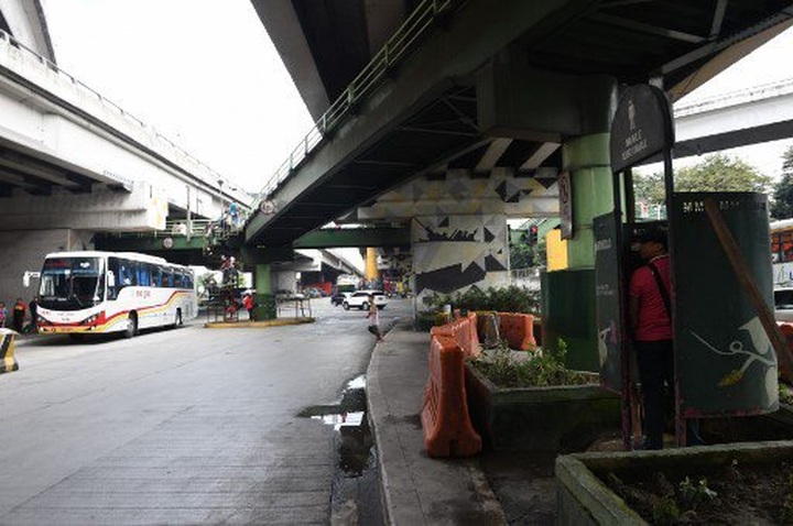 20 dead in Philippines bus crash on way to Christmas mass - 1