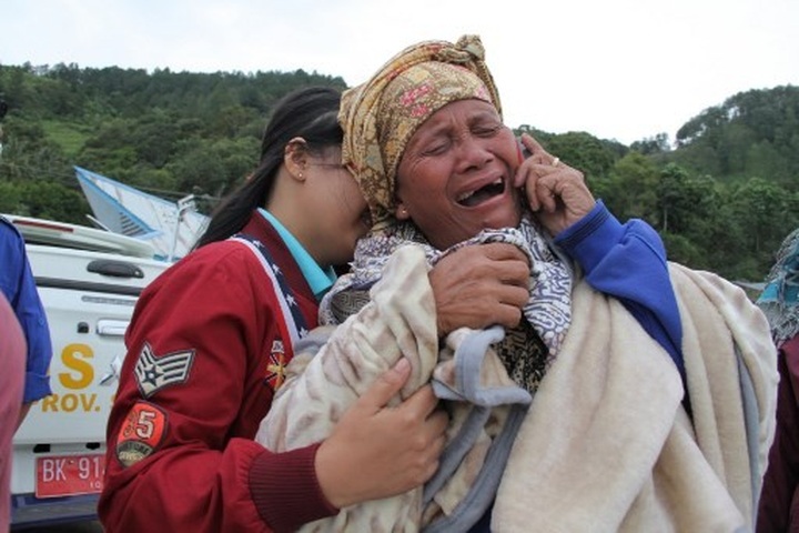 Number missing in Indonesia ferry disaster jumps again to 192: official - 1