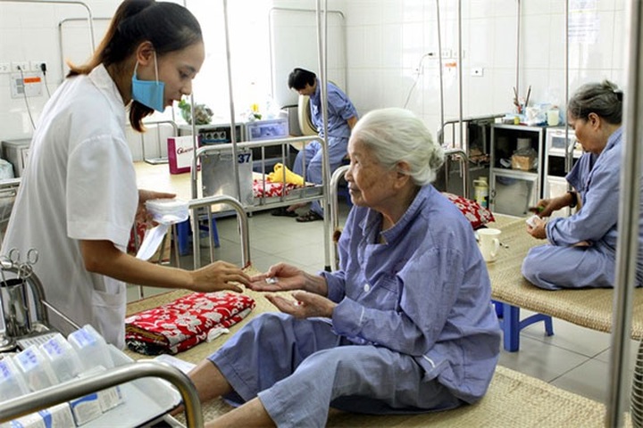 Việt Nam rushes to improve elderly healthcare - 1