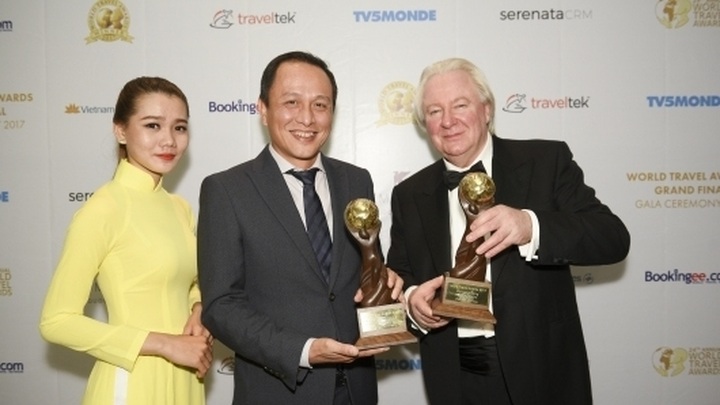Vietnam Airlines wins big at World Travel Awards - 1