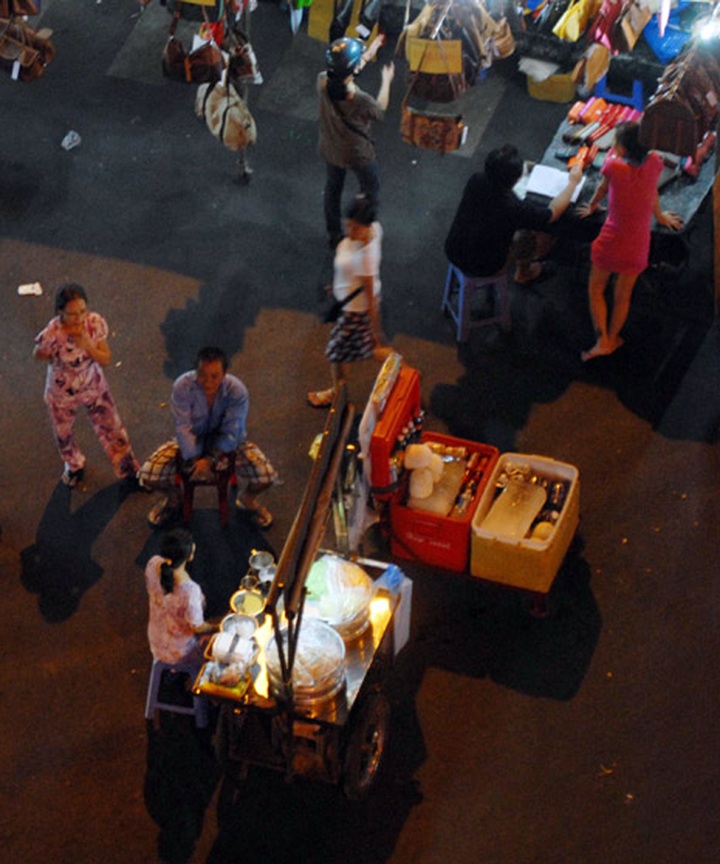 Ben Thanh Night Market in colour - 2 Ben Thanh Night Market in colour - 2