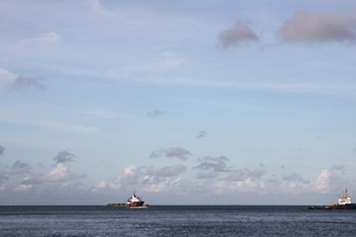 Two foreign ships collide off coast of Vung Tau coast - 1