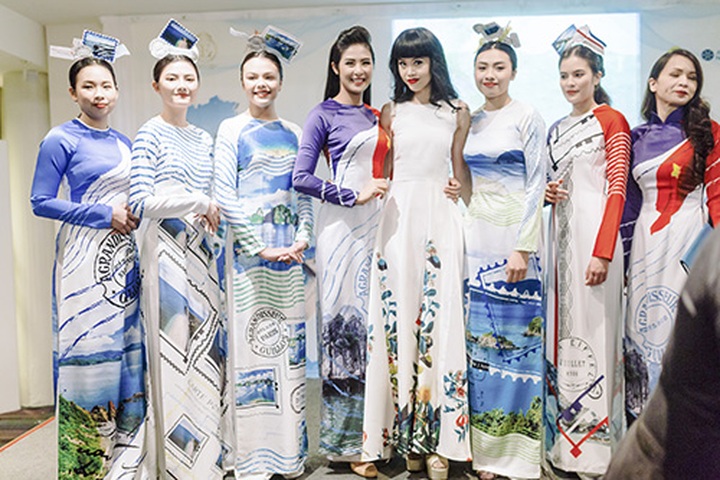 Ao dai fashion show on Vietnam’s sea and islands held in Paris - 2