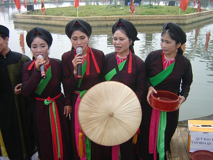 “Quan ho” folk songs brought to France - 1