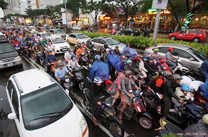 Danang to limit private vehicles in city centre - 1