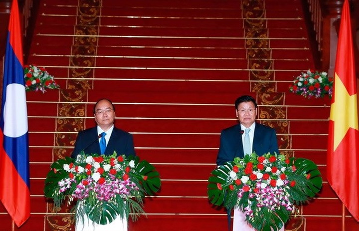 Vietnamese, Lao Prime Ministers agree to lift ties - 1