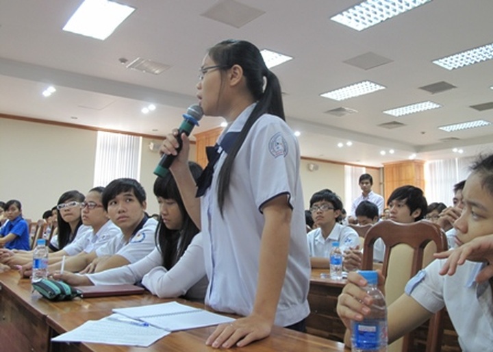 Students raise concerns over school curriculum - 1 Students raise concerns over school curriculum - 1