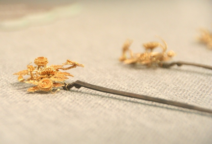 Ancient jewellery on display in Hue - 7