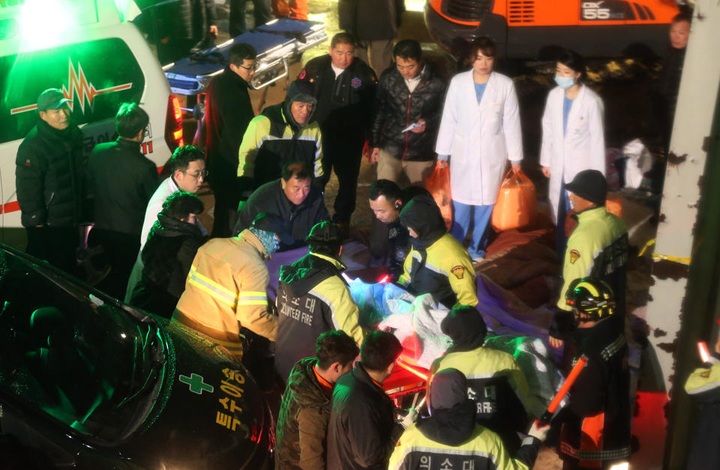 10 dead, dozens trapped in S. Korea building collapse - 1 10 dead, dozens trapped in S. Korea building collapse - 1