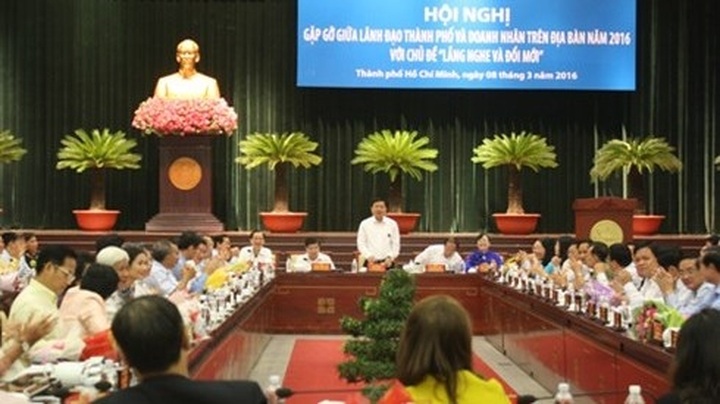 Ho Chi Minh City’s authorities hold open dialogue with business community - 1