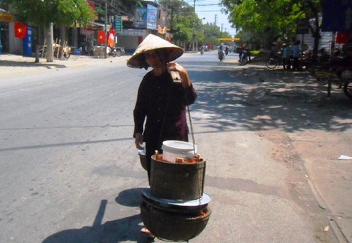Labourers work to earn a crust on May Day - 3