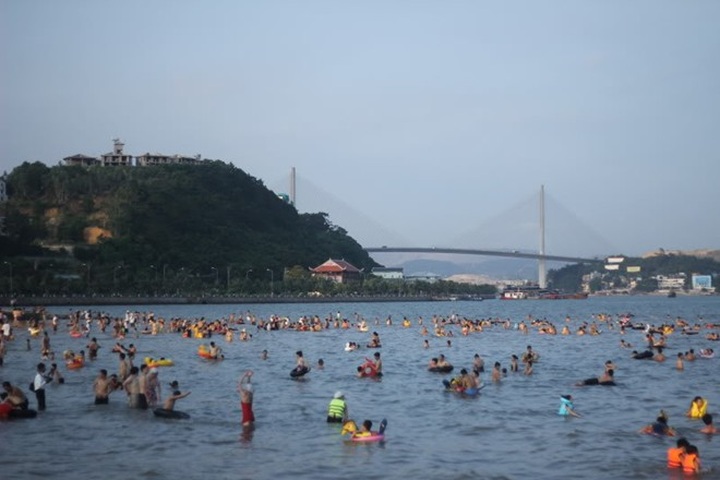 The most popular beaches in north Vietnam - 2