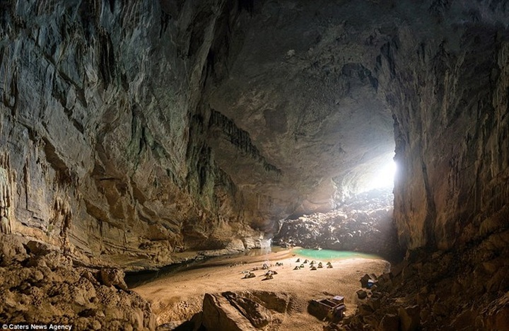Daily Mail- Hang En a world's third largest cave - 2 Daily Mail- Hang En a world's third largest cave - 2